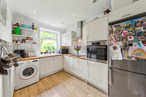 3 bedroom flat for sale, Lowther Hill, London SE23