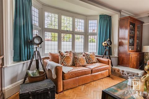 33 Glebe Way, Frinton-on-sea, CO13 9HR
