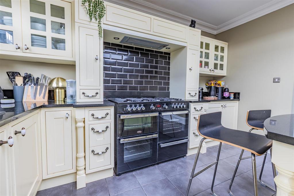 Kitchen breakfast room