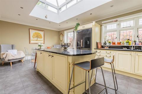 33 Glebe Way, Frinton-on-sea, CO13 9HR