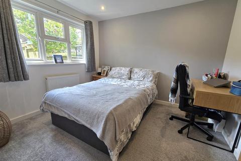 43 Derick Road, Tiverton, EX16 5AB