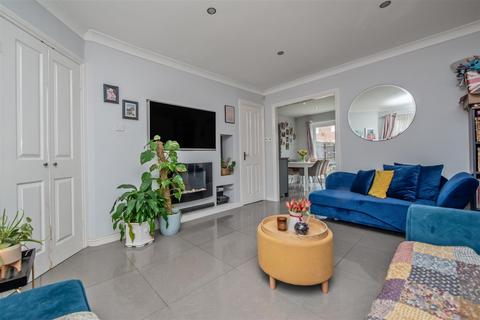 6 Cornstone Fold, Leeds, LS12 5SX