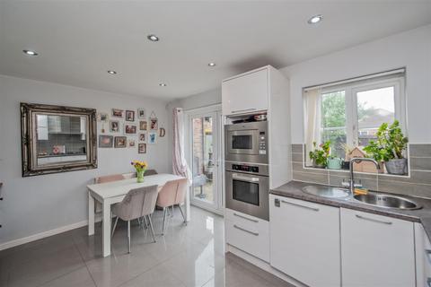 6 Cornstone Fold, Leeds, LS12 5SX