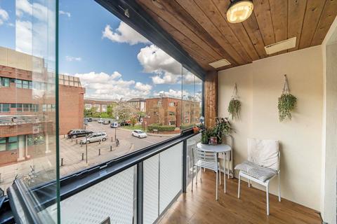 1 bedroom flat for sale, High Road, London NW10