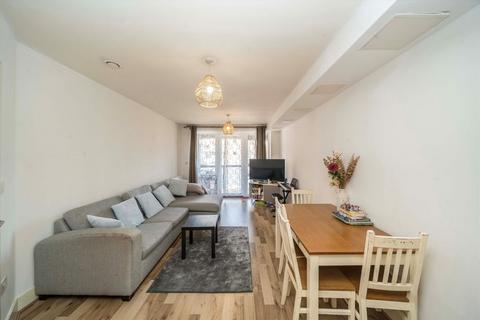 1 bedroom flat for sale, High Road, London NW10