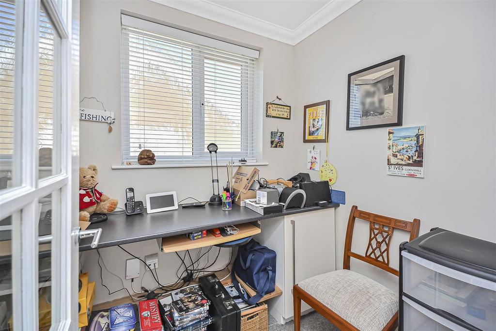 42 Green Lane Bedroom 3.jpg