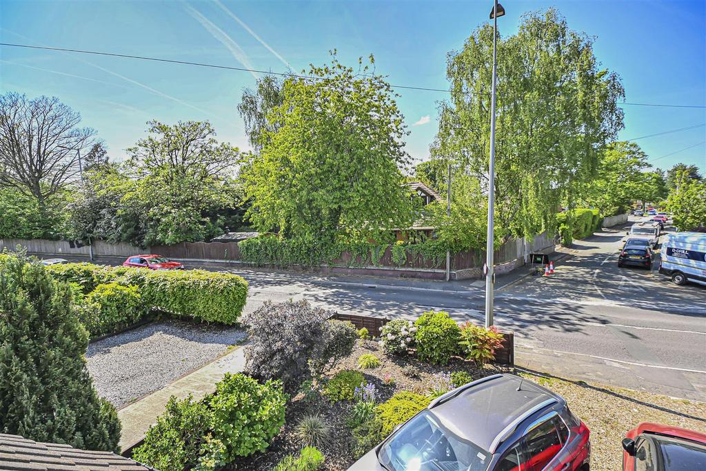 42 Green Lane View to Front.jpg