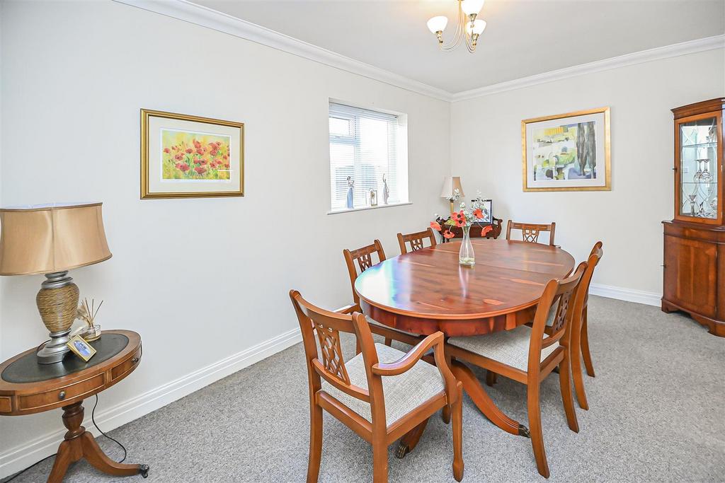 42 Green Lane Dining Room (1).jpg