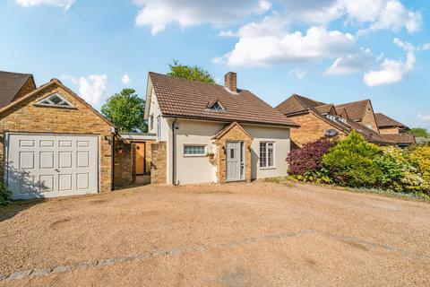 3 bedroom detached house for sale, Ravensmead, Chalfont St. Peter, Gerrards Cross