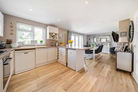 3 bedroom detached house for sale, Ravensmead, Chalfont St. Peter, Gerrards Cross