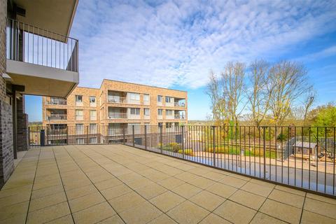 2 bedroom flat to rent, Ridgeway Views, London