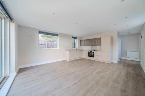 1 bedroom bungalow to rent, Tommy Mews 16 St Marys Road Peckham SE15
