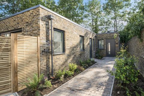 1 bedroom bungalow to rent, Tommy Mews 16 St Marys Road Peckham SE15