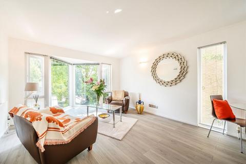 1 bedroom flat for sale, Wellesley Road, Twickenham TW2