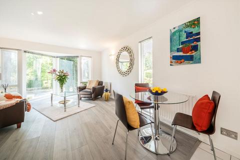 1 bedroom flat for sale, Wellesley Road, Twickenham TW2
