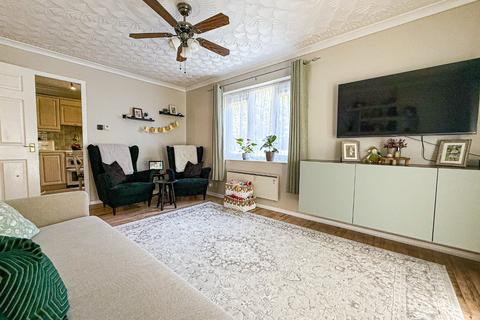 2 bedroom ground floor flat for sale, Lisieux Court, Haywood Road, Blackbrook, Taunton.