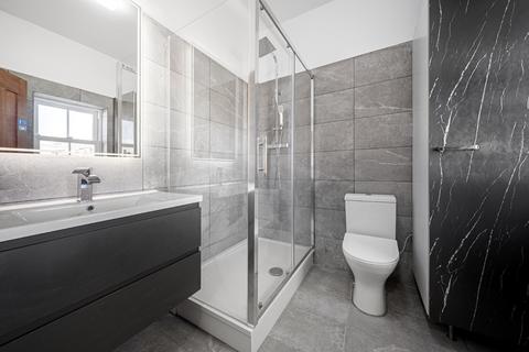 34 Kitchener Avenue, Gravesend, DA12 5HZ