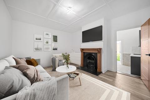 34 Kitchener Avenue, Gravesend, DA12 5HZ