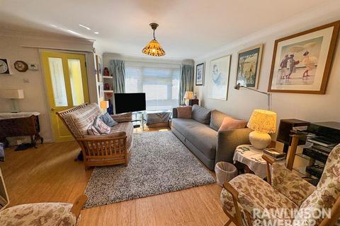 10 Thames Meadow, West Molesey, KT8 1TQ