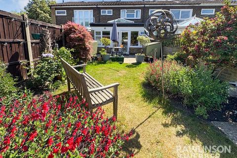 10 Thames Meadow, West Molesey, KT8 1TQ
