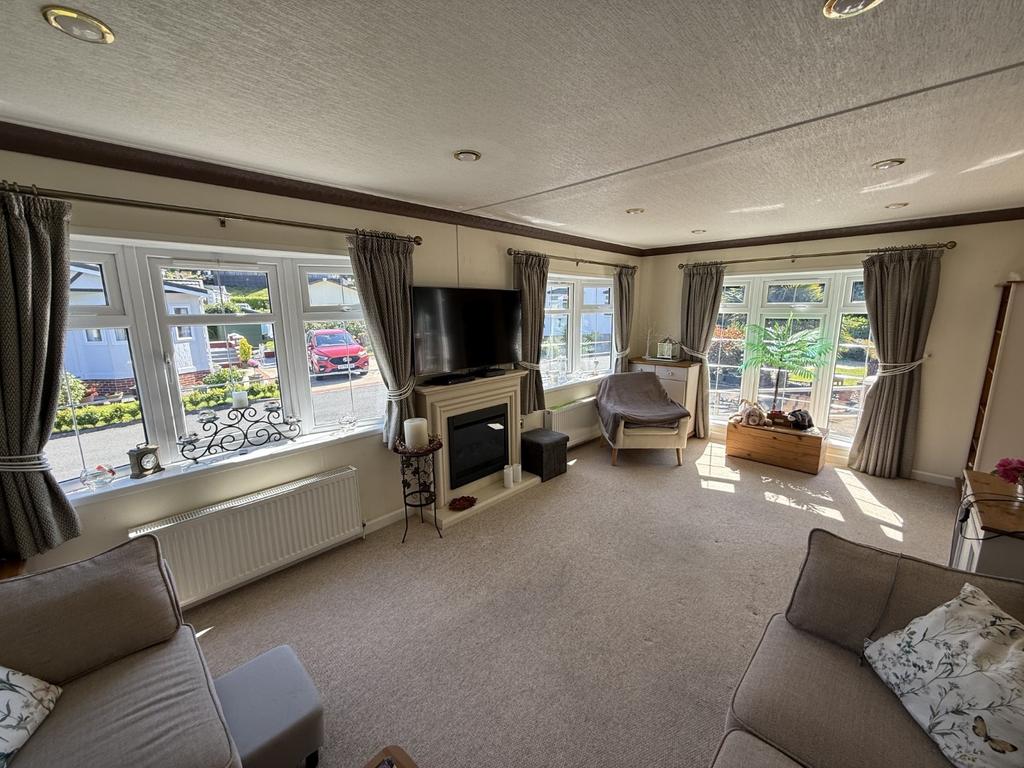 Front Sitting Room / Lounge