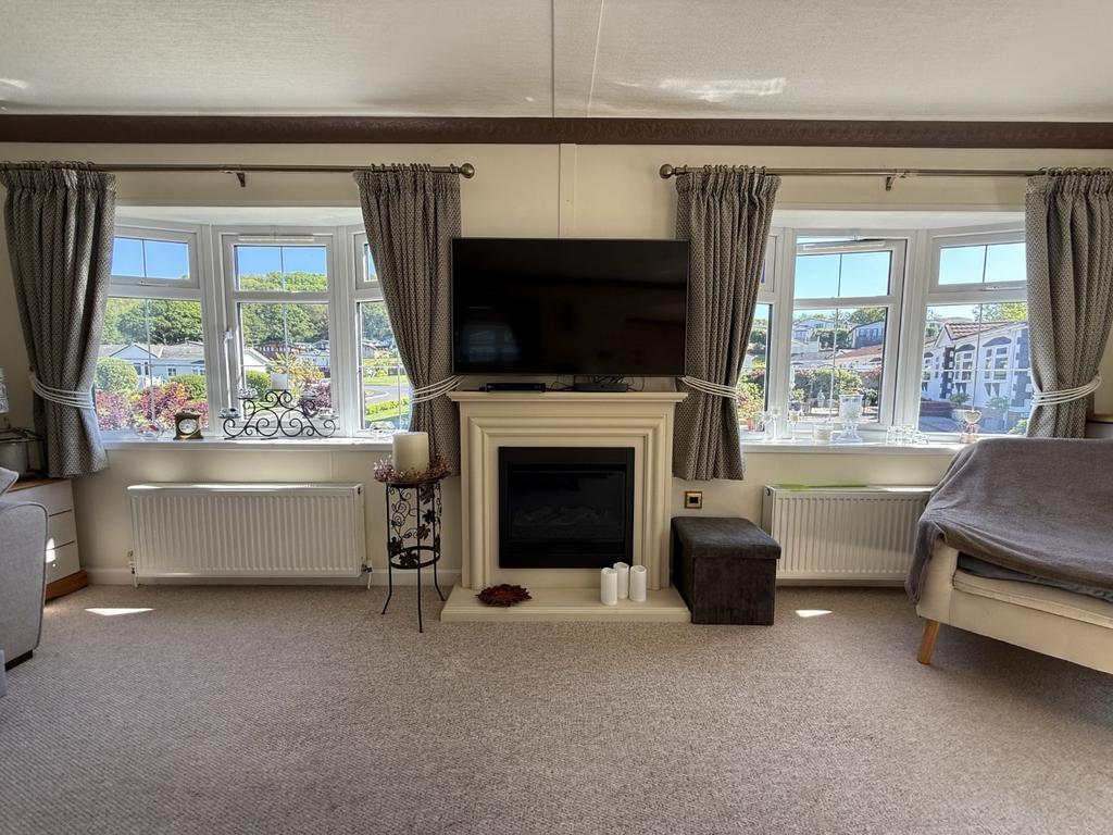 Front Sitting Room / Lounge