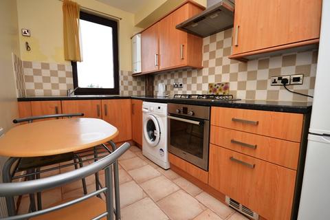 2 bedroom flat to rent, 1356L – Craigmillar Castle Avenue, Edinburgh, EH16 4DN