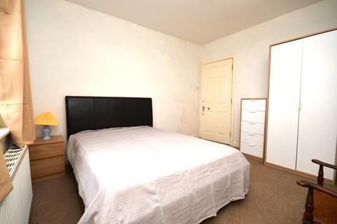 2 bedroom flat to rent, 1356L – Craigmillar Castle Avenue, Edinburgh, EH16 4DN