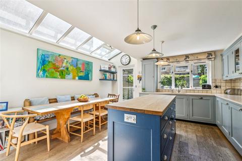 39 Winfrith Road, London, SW18 3BE