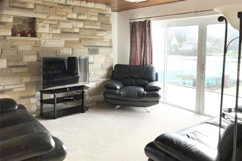 1 bedroom in a house share to rent, The Island, Wraysbury, Staines-upon-Thames, Berkshire, TW19