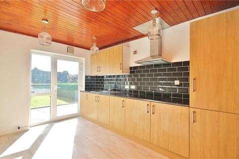 1 bedroom in a house share to rent, The Island, Wraysbury, Staines-upon-Thames, Berkshire, TW19