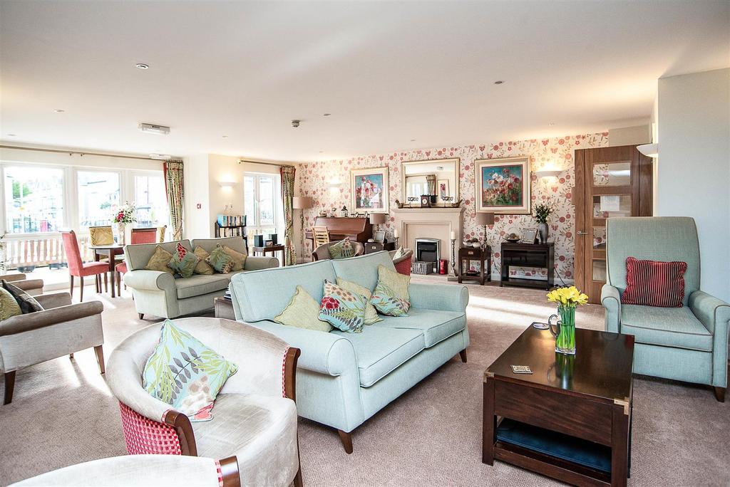 Homeowners Lounge