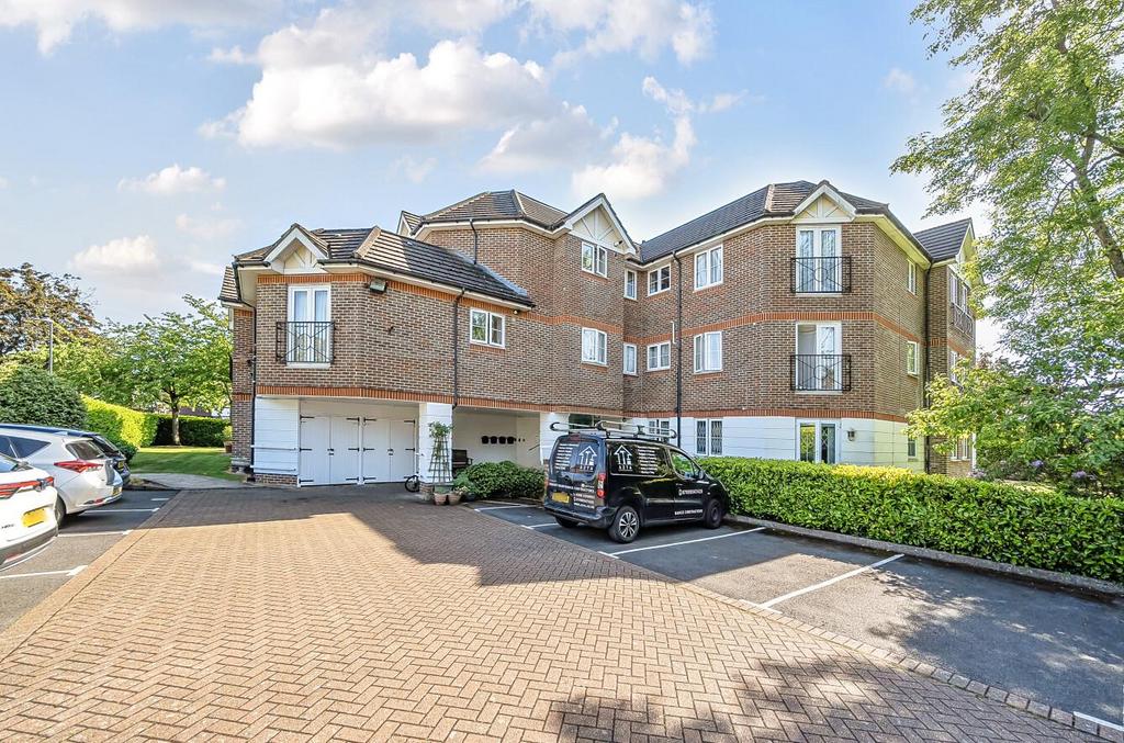 Davidson Frost-Wellings, DFW, Bartholomew Court, F