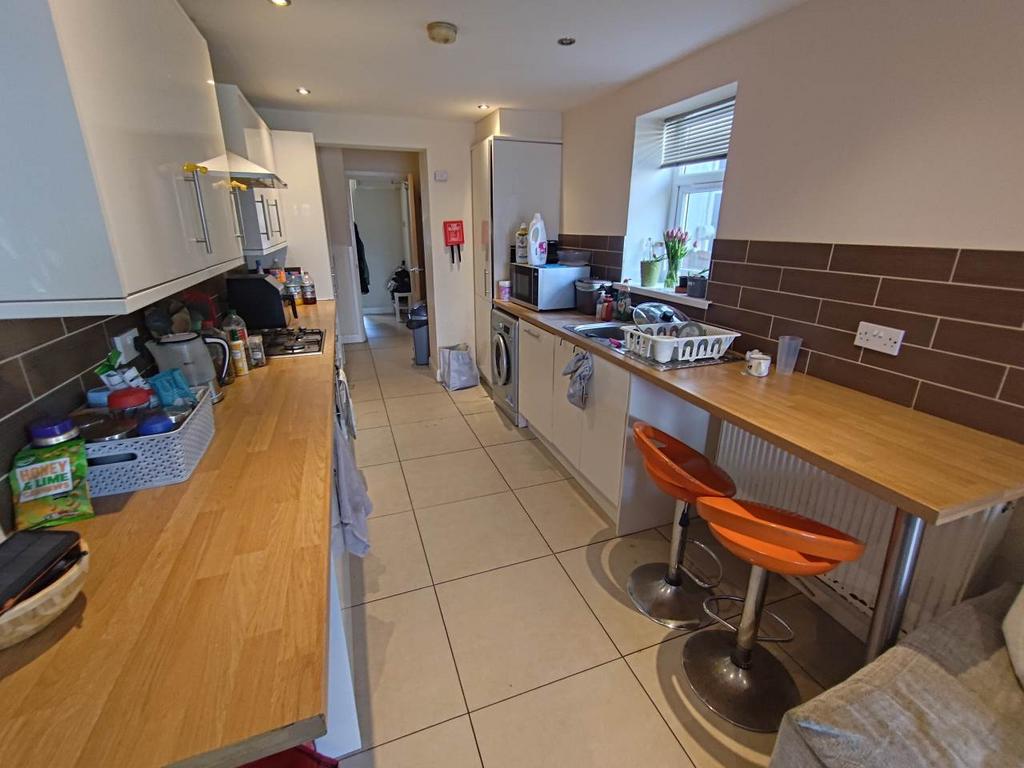 Kitchen (2)