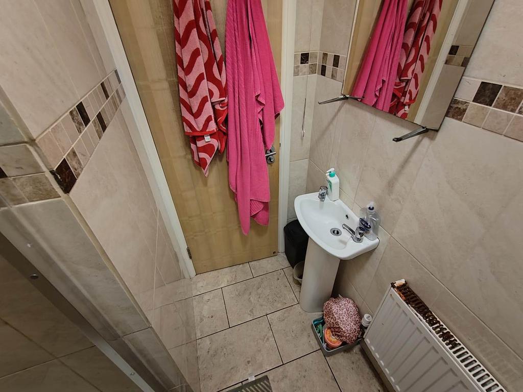 Ground floor bathroo