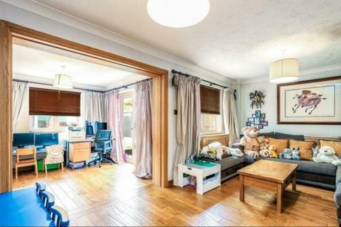 3 bedroom terraced house for sale, Village Close, Hoddesdon EN11