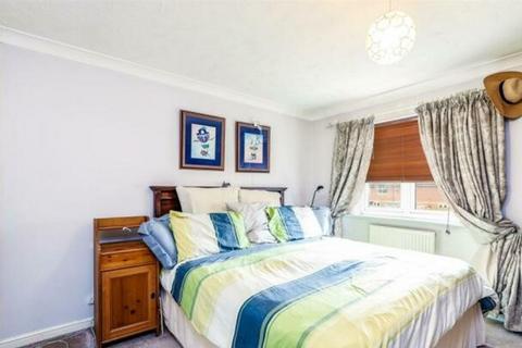 3 bedroom terraced house for sale, Village Close, Hoddesdon EN11