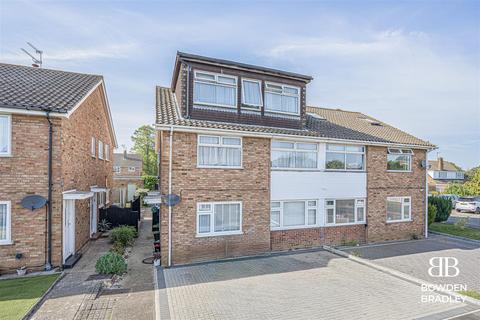 6 Oak Close, Waltham Abbey, EN9 1SJ