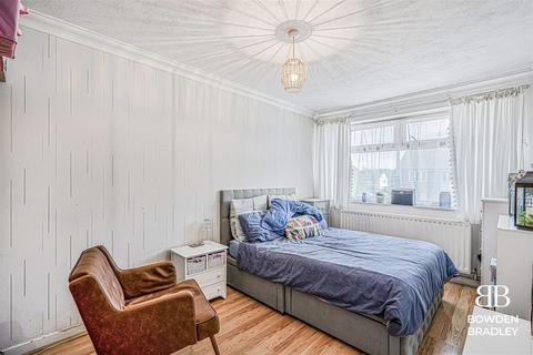 6 Oak Close, Waltham Abbey, EN9 1SJ