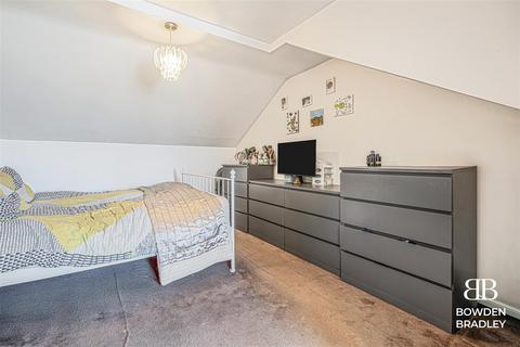 6 Oak Close, Waltham Abbey, EN9 1SJ