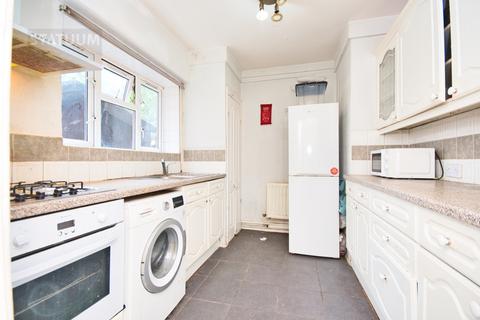 1 bedroom flat to rent, Charlton Crescent, Barking & Dagenham, London, IG11