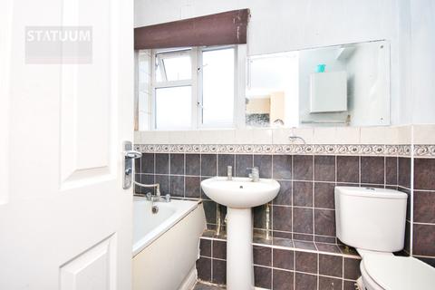 1 bedroom flat to rent, Charlton Crescent, Barking & Dagenham, London, IG11