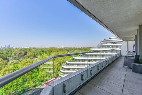 2 bedroom flat for sale, Camella House, Battersea Park, London, SW11