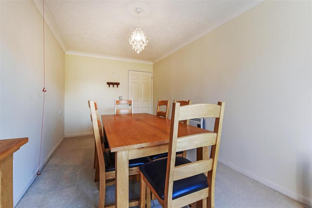 Dining Room/Bed 2