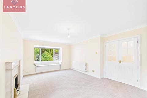 15 Druids Close, Treorchy, CF42 6LJ