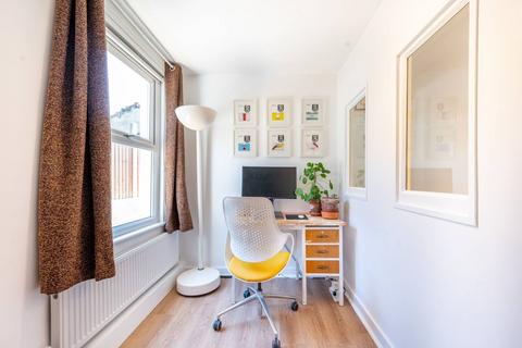 2 bedroom flat for sale, Glenthorne Road, Walthamstow, E17