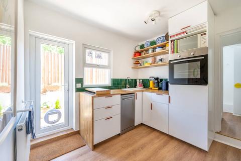 2 bedroom flat for sale, Glenthorne Road, Walthamstow, E17