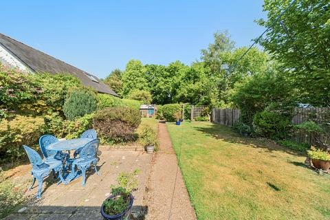 3 bedroom detached bungalow for sale, CHOBHAM
