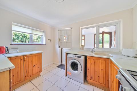 3 bedroom detached bungalow for sale, CHOBHAM
