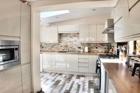 3 bedroom end of terrace house for sale, Tillery Road, Abertillery, NP13